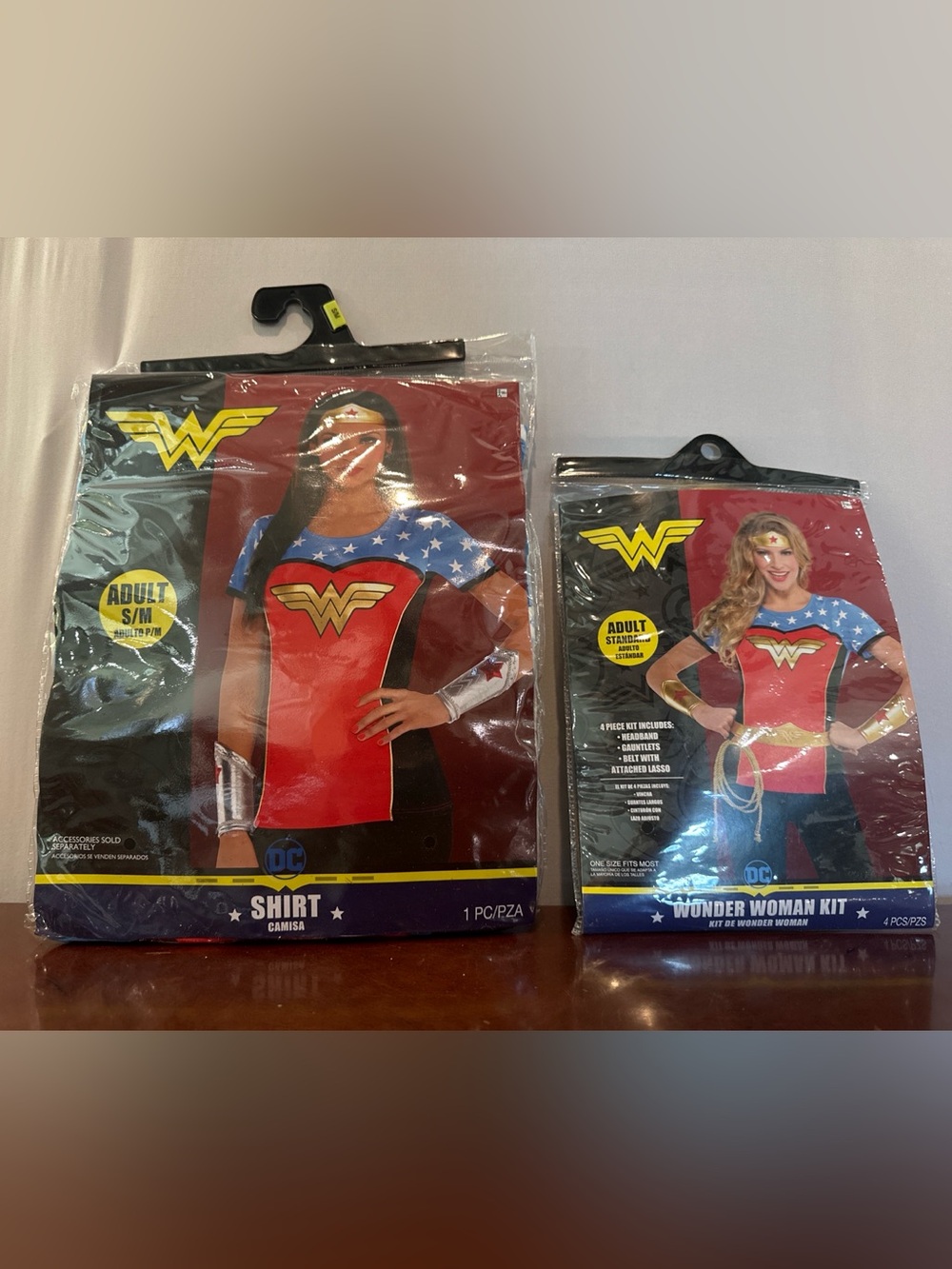Wonder Woman Costume Bundle Adult S/M Shirt + 4 Pc Accessory Kit NIP